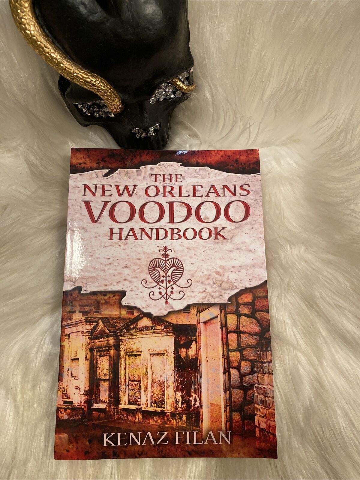 The New Orleans Voodoo Handbook by Kenaz Filan (Paperback)